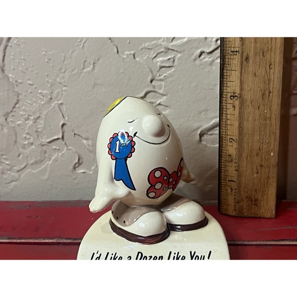 Vintage "I'd Like A Dozen Like You" Anthropomorphic Egg Person Statue, 1st Place - Picture 2 of 3